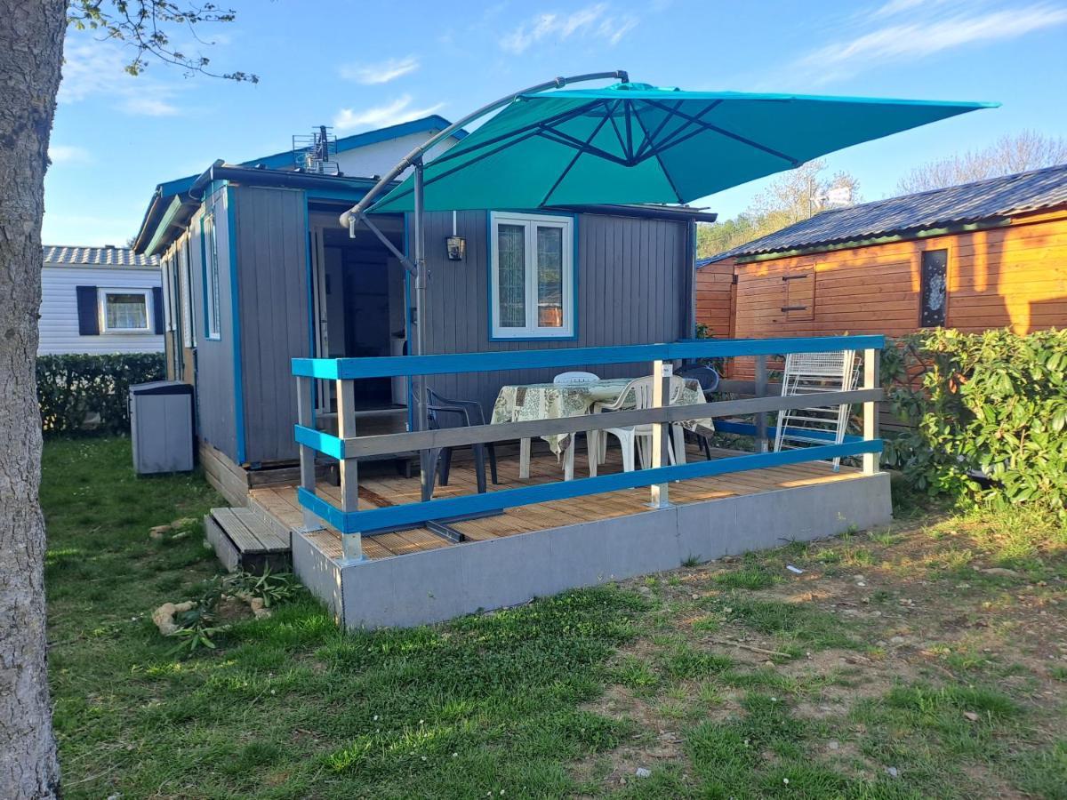 Chalet Pour 5 Personnes Equipe Sur Emplacement Privatif Dans Camping 4 Etoiles Appartenant Et Gere Par Un Particulier Hotel Foix Ngoại thất bức ảnh
