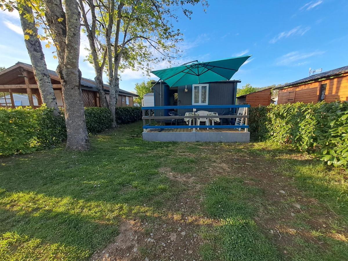 Chalet Pour 5 Personnes Equipe Sur Emplacement Privatif Dans Camping 4 Etoiles Appartenant Et Gere Par Un Particulier Hotel Foix Ngoại thất bức ảnh