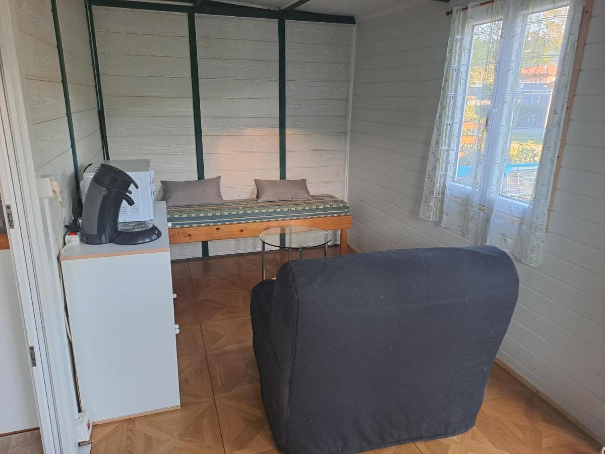 Chalet Pour 5 Personnes Equipe Sur Emplacement Privatif Dans Camping 4 Etoiles Appartenant Et Gere Par Un Particulier Hotel Foix Ngoại thất bức ảnh