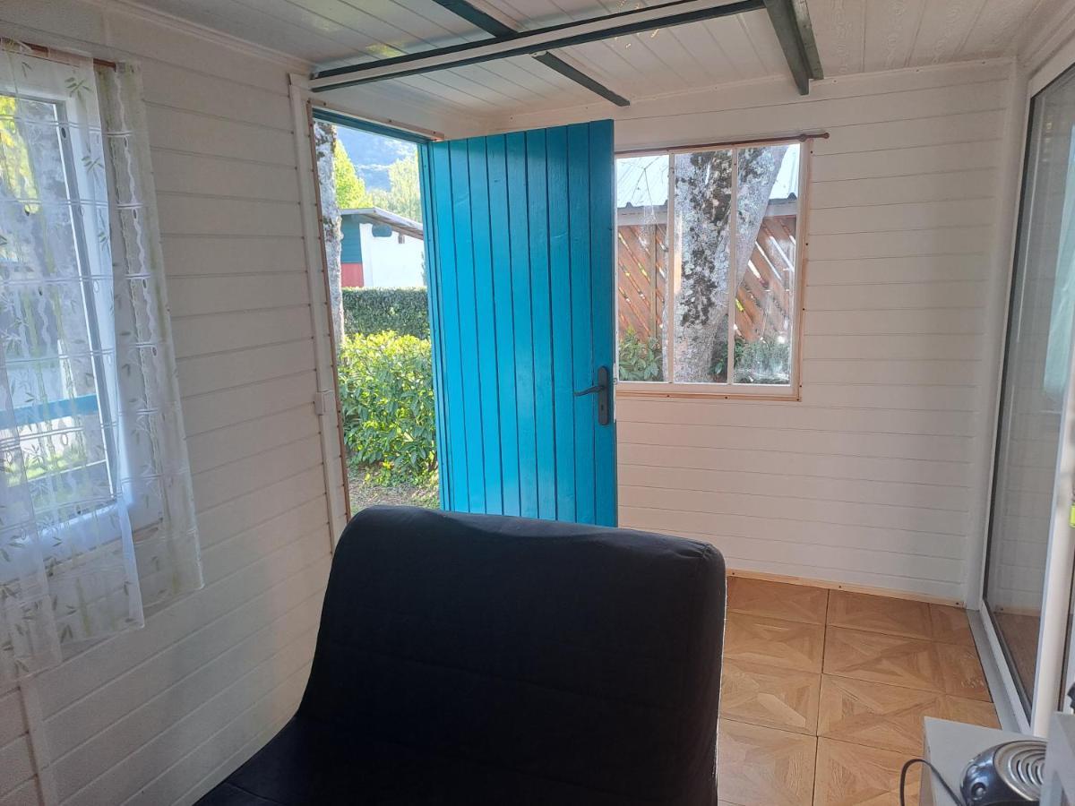 Chalet Pour 5 Personnes Equipe Sur Emplacement Privatif Dans Camping 4 Etoiles Appartenant Et Gere Par Un Particulier Hotel Foix Ngoại thất bức ảnh