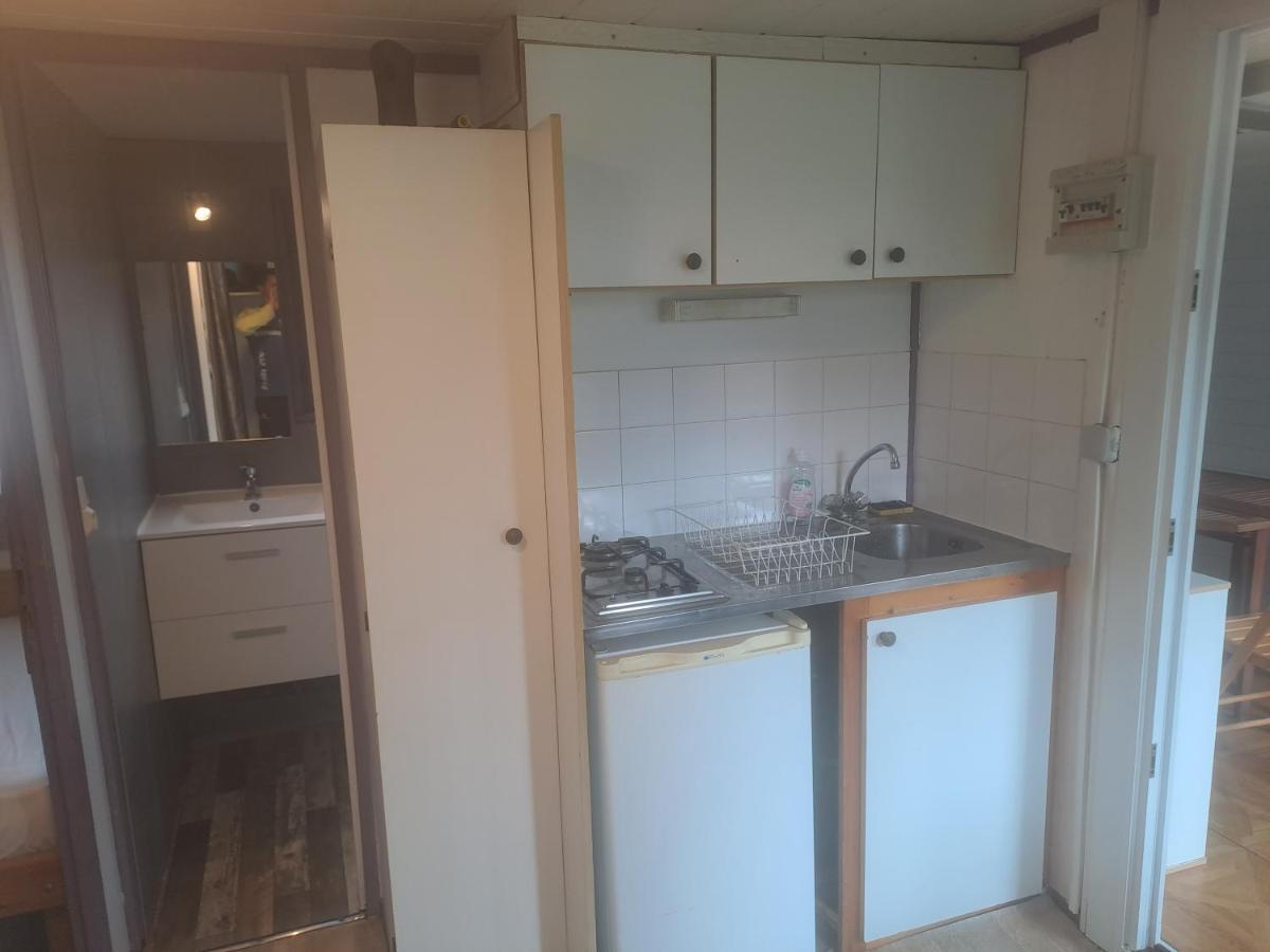 Chalet Pour 5 Personnes Equipe Sur Emplacement Privatif Dans Camping 4 Etoiles Appartenant Et Gere Par Un Particulier Hotel Foix Ngoại thất bức ảnh