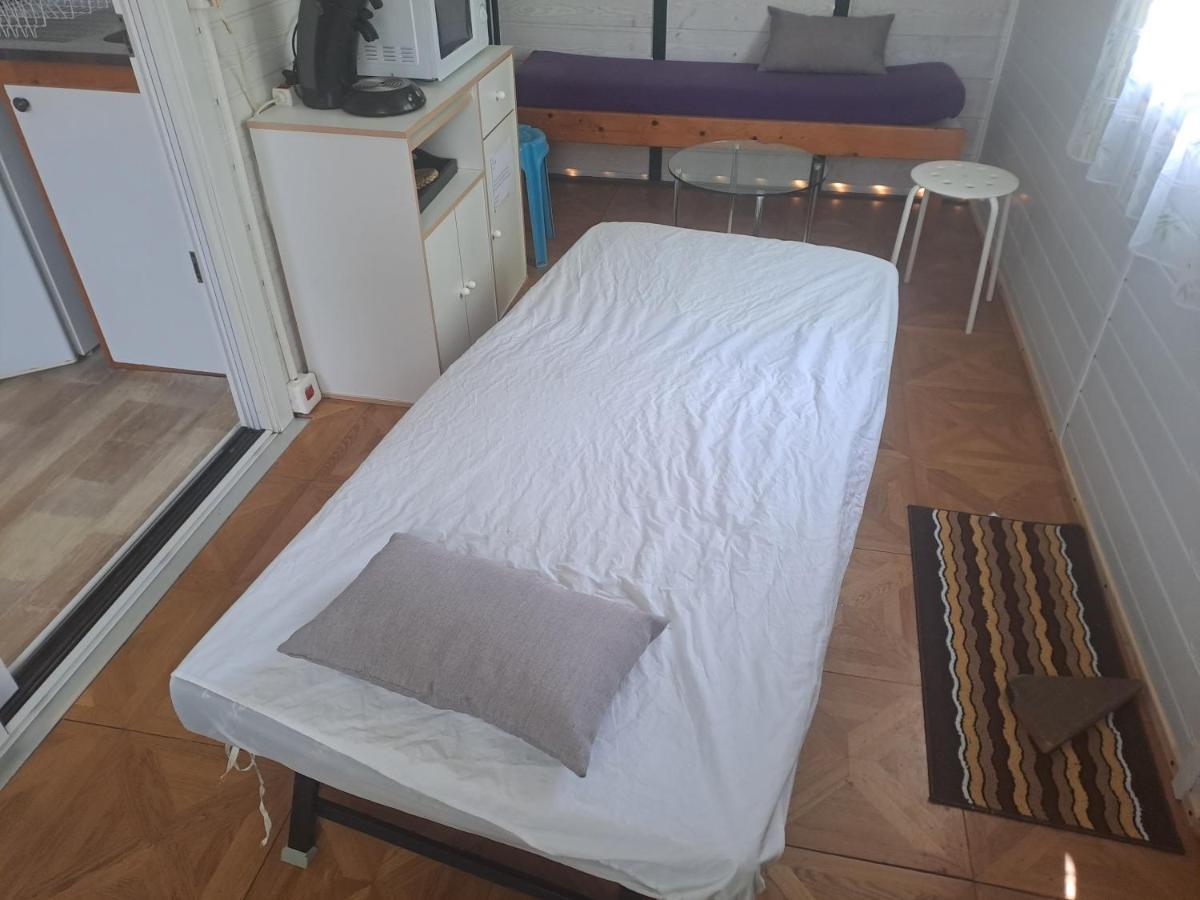 Chalet Pour 5 Personnes Equipe Sur Emplacement Privatif Dans Camping 4 Etoiles Appartenant Et Gere Par Un Particulier Hotel Foix Ngoại thất bức ảnh